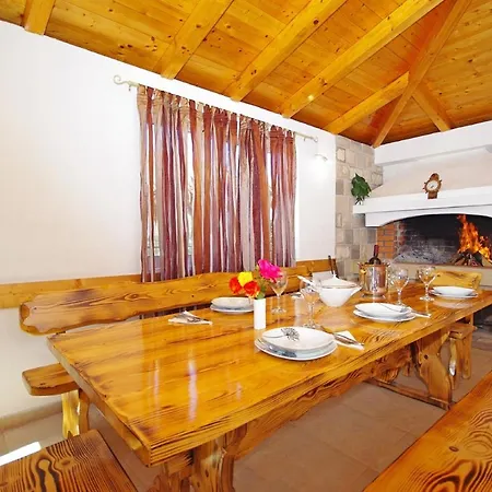 Nova With Private Heating Pool And Jacuzzi