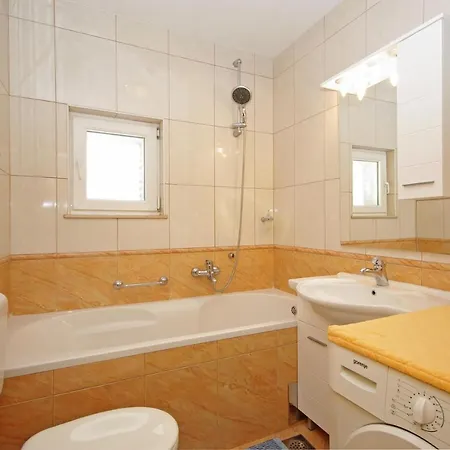 Nova With Private Heating Pool And Jacuzzi * Zavojane