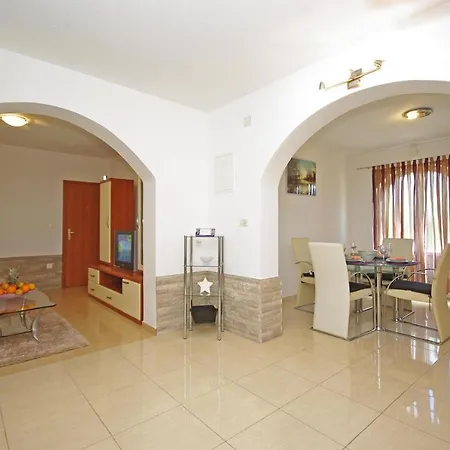 Nova With Private Heating Pool And Jacuzzi