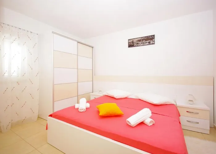 Nova With Private Heating Pool And Jacuzzi * Zavojane