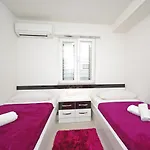 Nova With Private Heating Pool And Jacuzzi