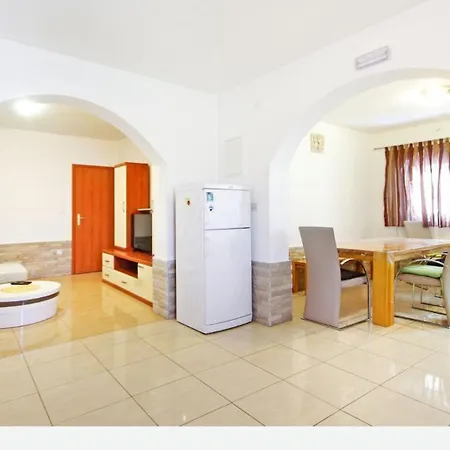 Nova With Private Heating Pool And Jacuzzi Ferienhaus