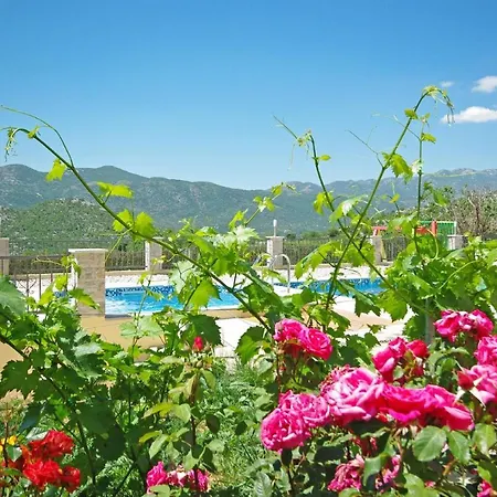 Semesterbostad Nova With Private Heating Pool And Jacuzzi Zavojane