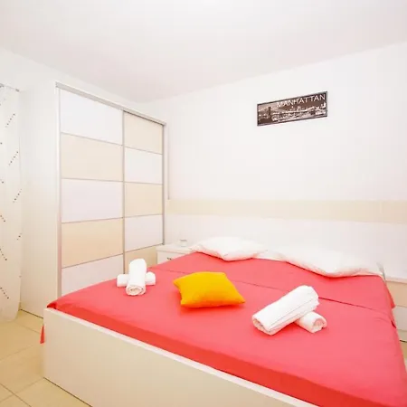 Nova With Private Heating Pool And Jacuzzi * Zavojane