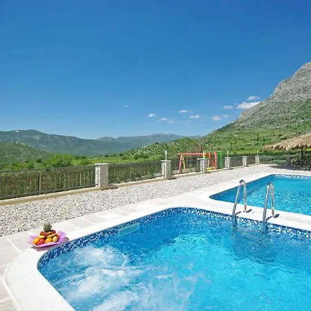 Semesterbostad Nova With Private Heating Pool And Jacuzzi Zavojane