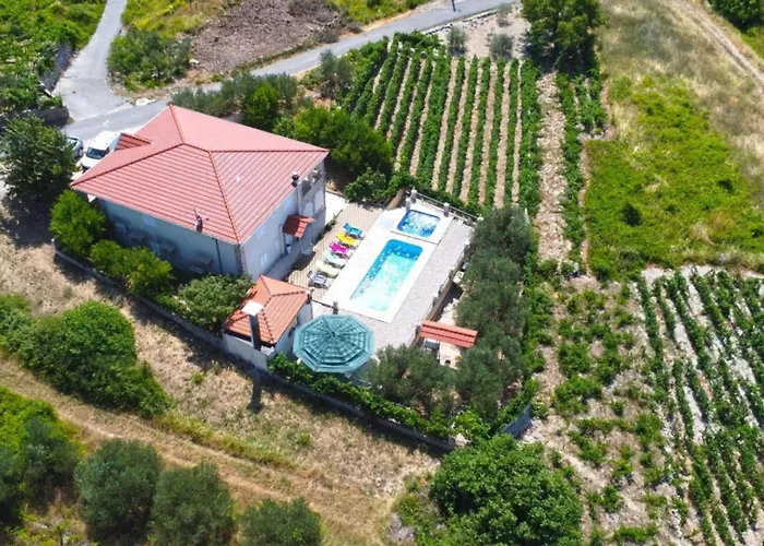 Nova With Private Heating Pool And Jacuzzi * Zavojane