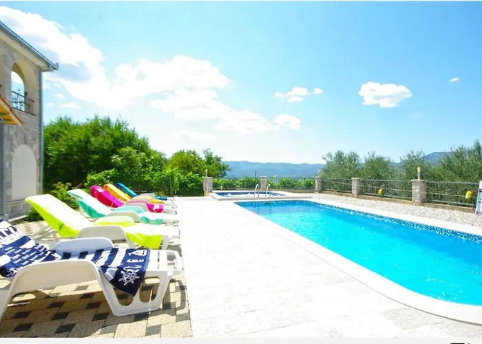 Nova With Private Heating Pool And Jacuzzi *