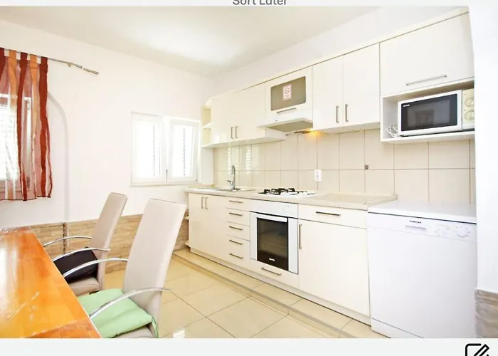 Nova With Private Heating Pool And Jacuzzi Zavojane