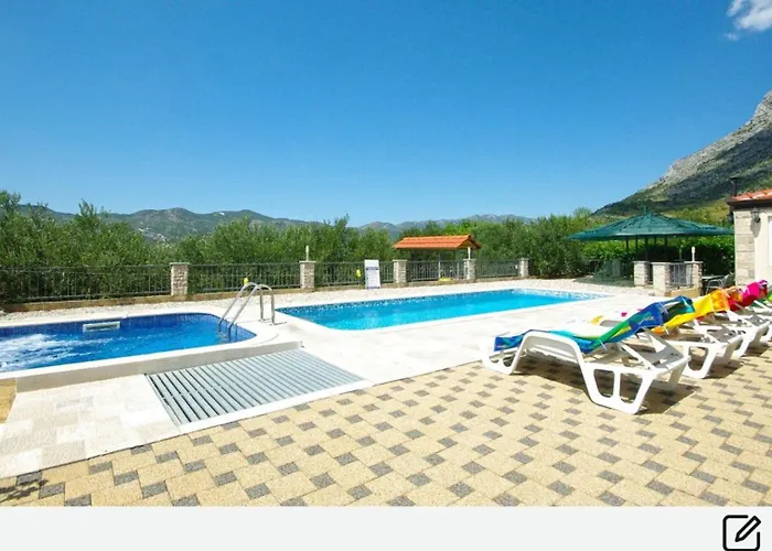 Nova With Private Heating Pool And Jacuzzi Zavojane