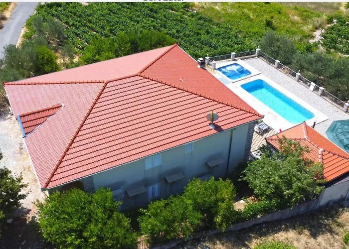 Nova With Private Heating Pool And Jacuzzi