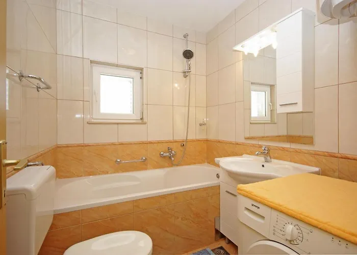 Nova With Private Heating Pool And Jacuzzi * Zavojane