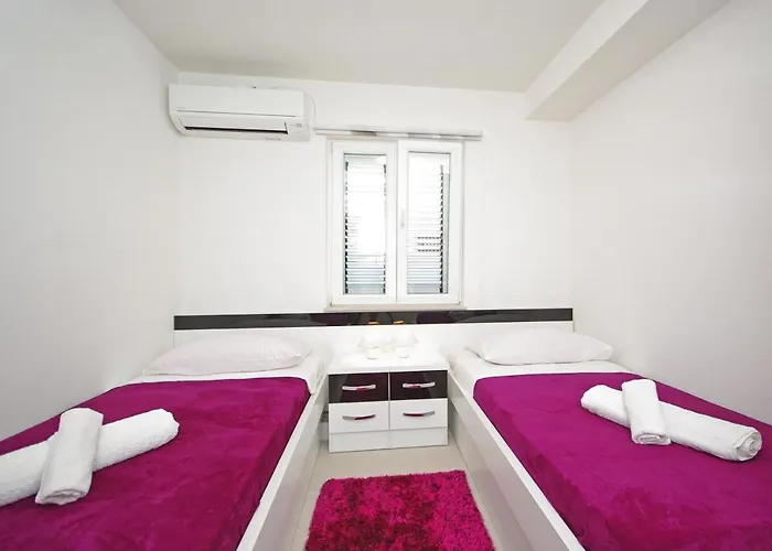 Nova With Private Heating Pool And Jacuzzi